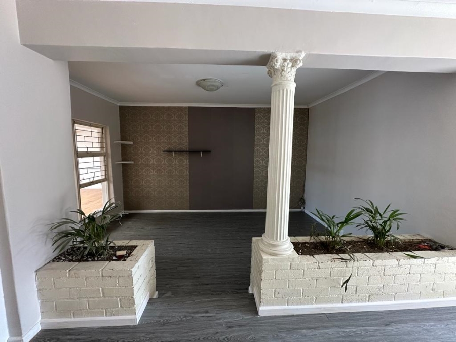To Let 3 Bedroom Property for Rent in Bothasig Western Cape